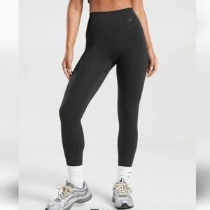 Gymshark Elevate Black High-Rise Leggings Size Medium